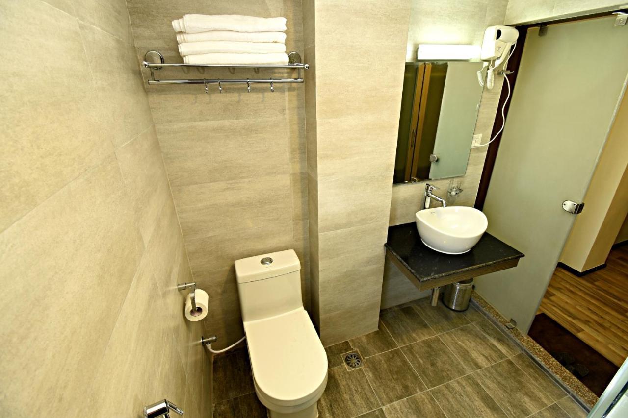 The Milestone Hotel Katmandu Zewnętrze zdjęcie
