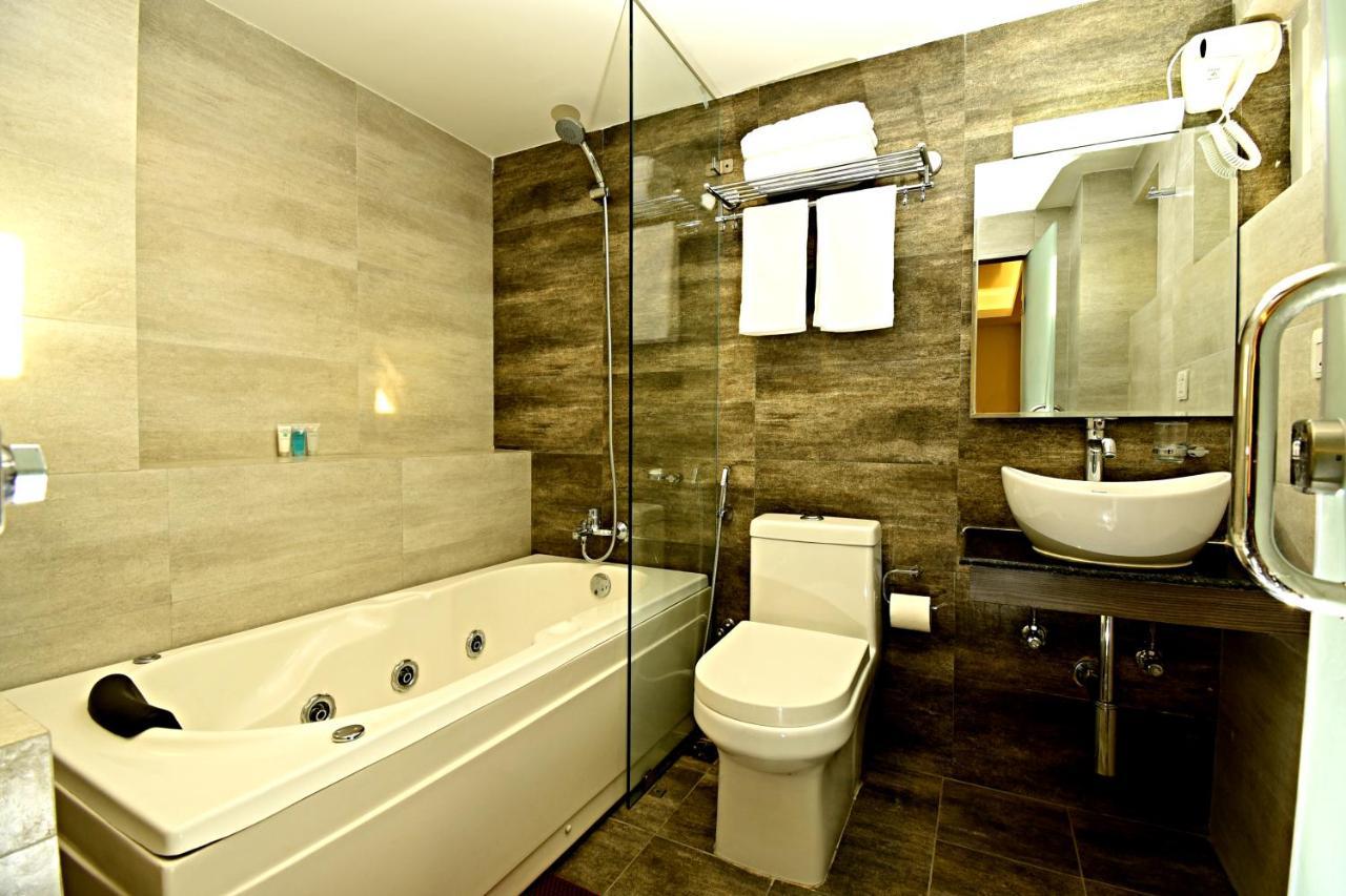 The Milestone Hotel Katmandu Zewnętrze zdjęcie