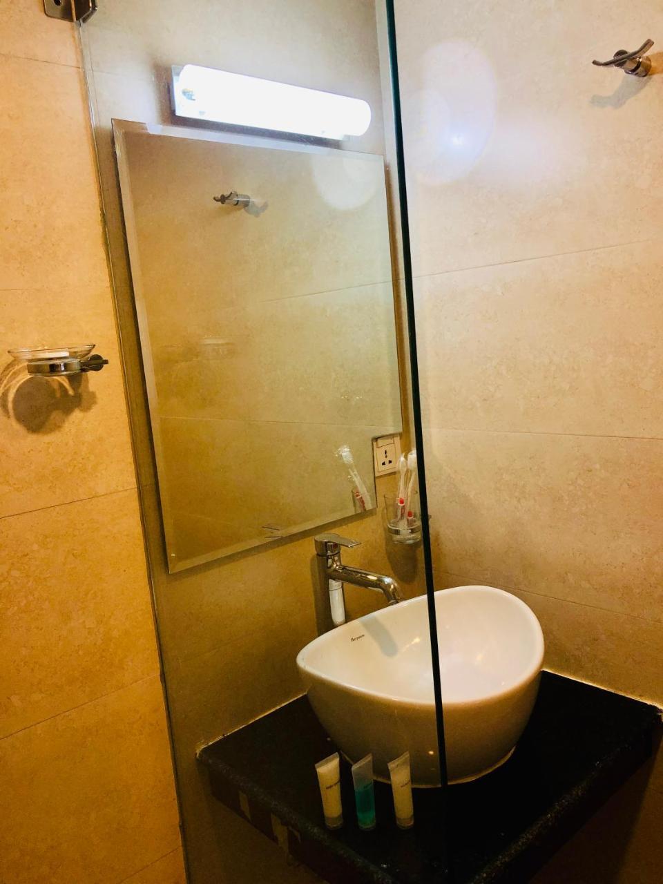 The Milestone Hotel Katmandu Zewnętrze zdjęcie