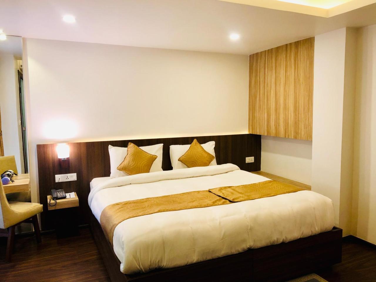The Milestone Hotel Katmandu Zewnętrze zdjęcie