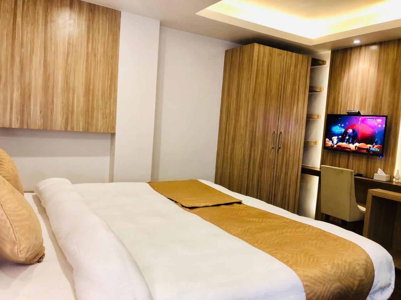 The Milestone Hotel Katmandu Zewnętrze zdjęcie