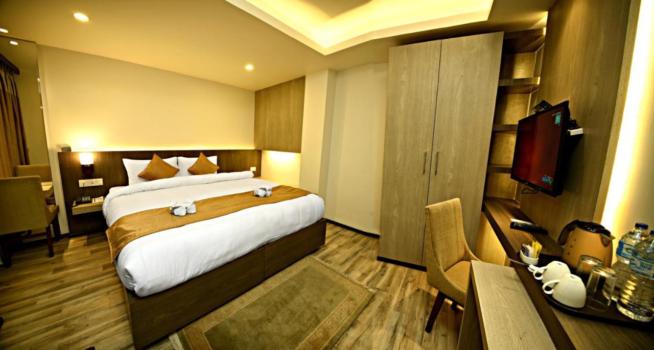 The Milestone Hotel Katmandu Zewnętrze zdjęcie